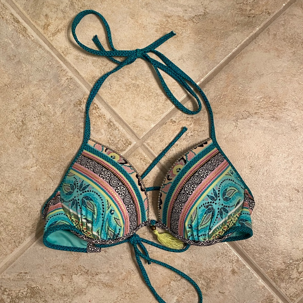 Shade & Shore bikini top! 👙✨🎀